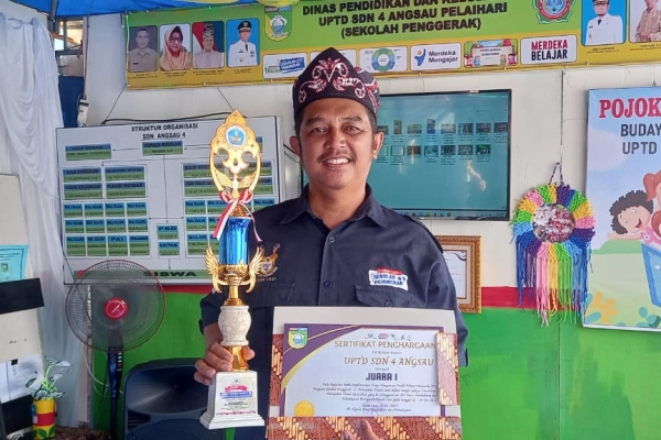 Unggul di Empat Kategori Penilaian, UPTD SD Negeri 4 Angsau Raih Peringkat Pertama