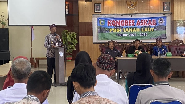 Bupati Tala Ingatkan Jangan Bawa Politik Dalam Persepakbolaan