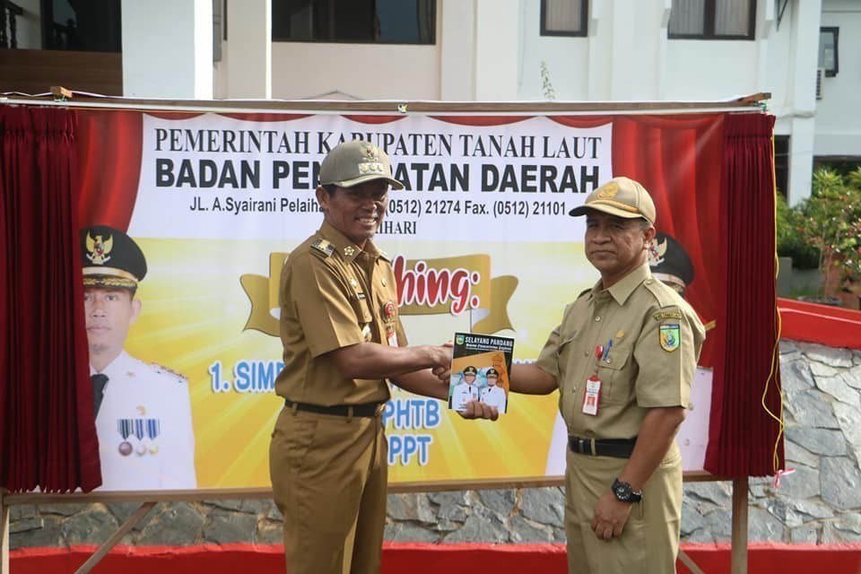 LAUNCHING SIMDA PENDAPATAN ONLINE, E-BPHTB, E-SPPT, DAN BUKU SUKSES STORY