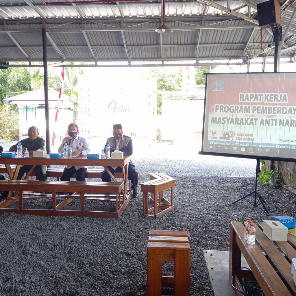 BNNK TALA GANDENG LSM PERANGI NARKOBA