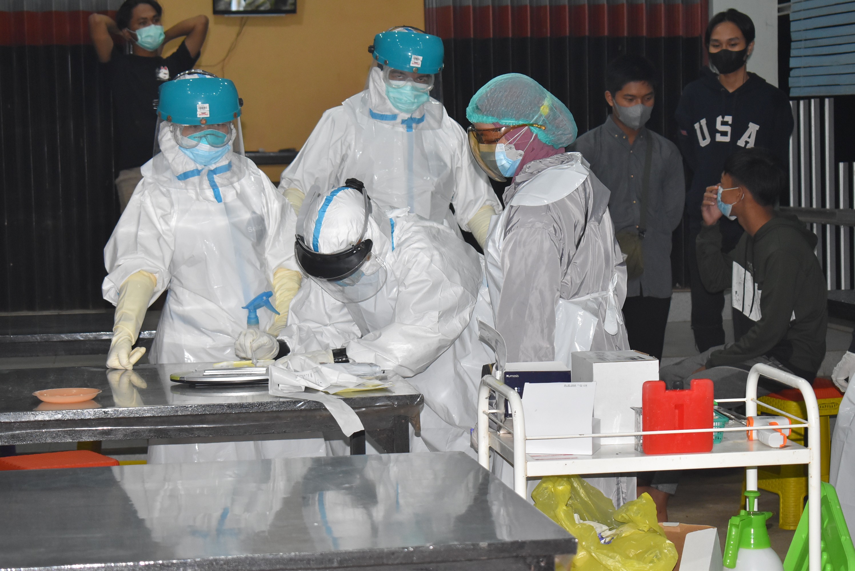 PEMKAB TALA LAKUKAN SWAB TEST DI TEMPAT KERUMUNAN, 13 ORANG REAKTIF 