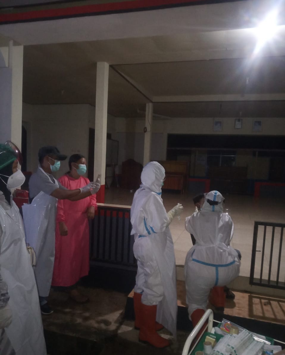 ADA SWAB TEST PCR GRATIS UNTUK PELANGGAR PROKES DI PASAR MALAM TANAH LAUT